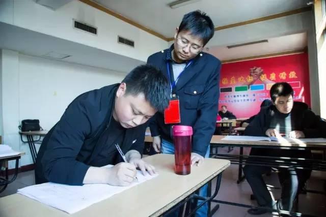 策马扬鞭走南闯北十字路口易迷失是指什么生肖?定量解答解释落实_bp22.77.99