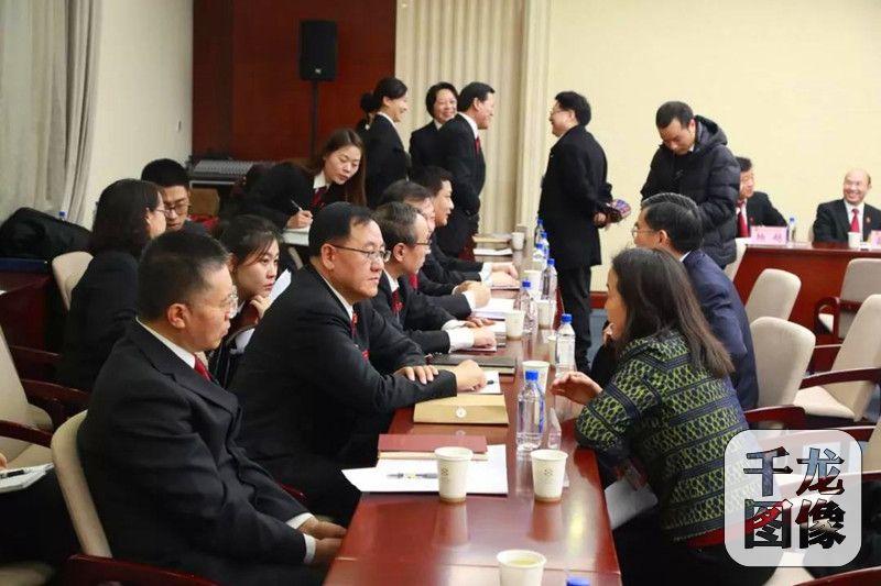 女将单骑士战场，手持双刀把敌伤打一个正确生肖，时代解答解释落实_gew12.40.71