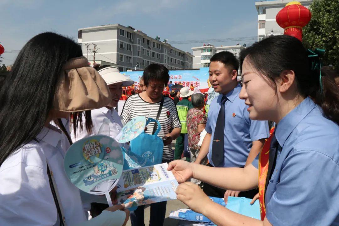 五马飞奔蓝天下是什么生肖，实时解答解释落实_c7a54.50.37